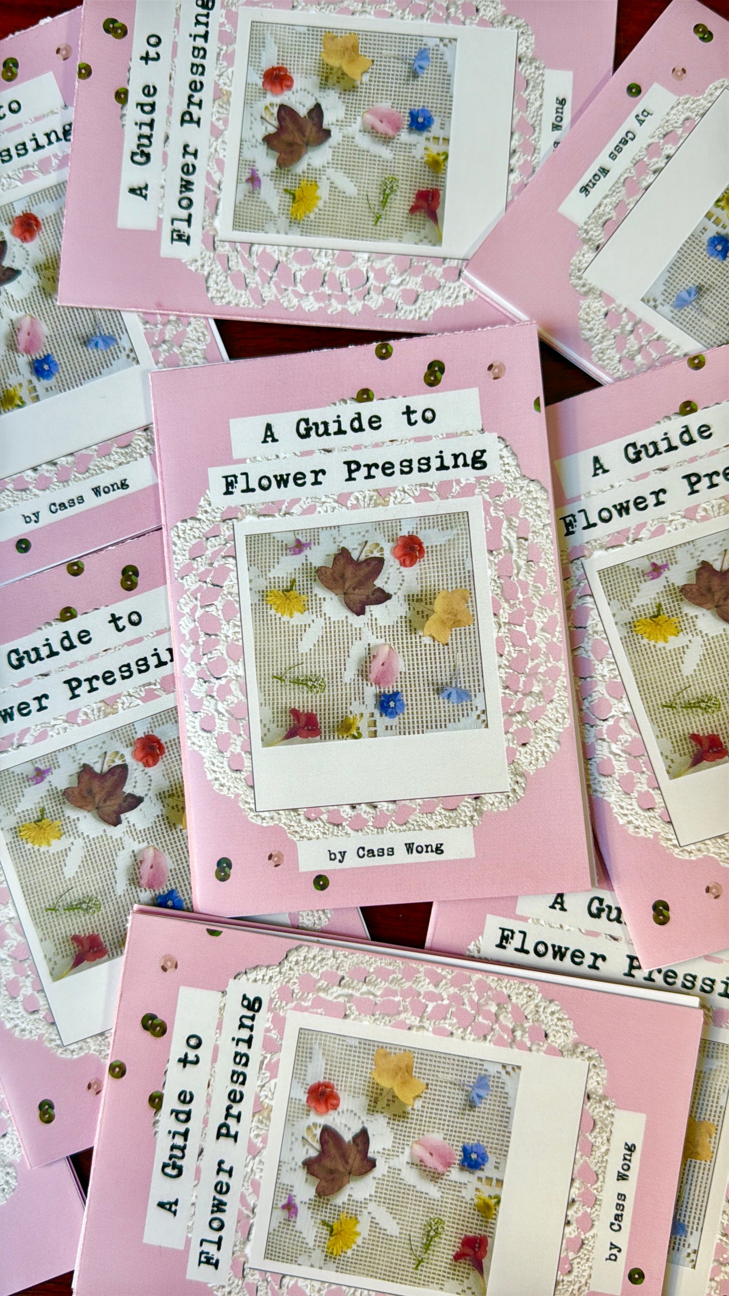 A Guide to Flower Pressing Zine 🌸